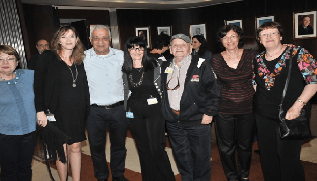 נפרדים מעירית בן שחר נפרדים מעירית בן שחר