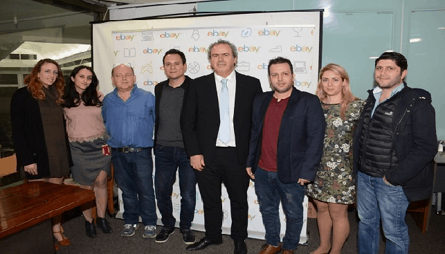 נשיא הבורסה יורם דבש וצוות ההדרכה של איביי. מימין לנשיא מנהל הקורס מאור עמר