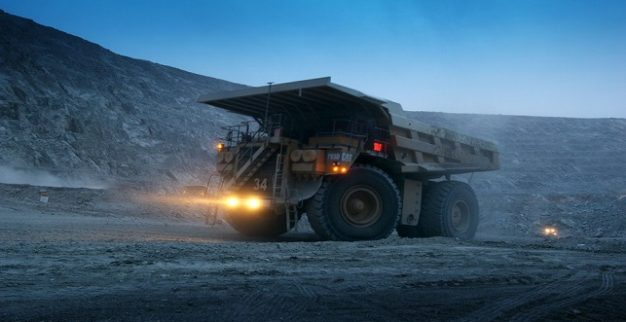 משאית בלילה במכרה ונשיה של דה בירס