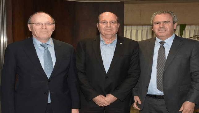 נשיא בורסת היהלומים יורם דבש, שר הביטחון לשעבר משה (בוגי) יעלון, ויו"ר מכון היהלומים, שמואל שניצר
