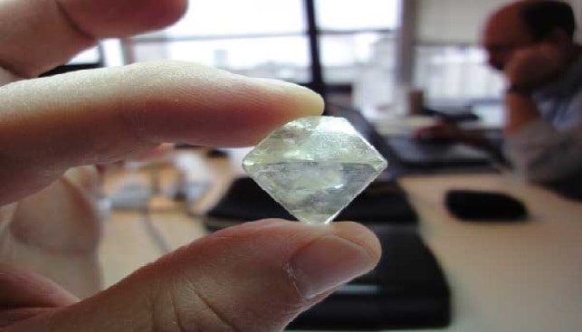 יהלום גלם לוקרה Lucara Rough Diamond