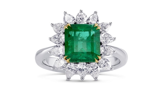 טבעת אמרלד ירוקה יהלומים