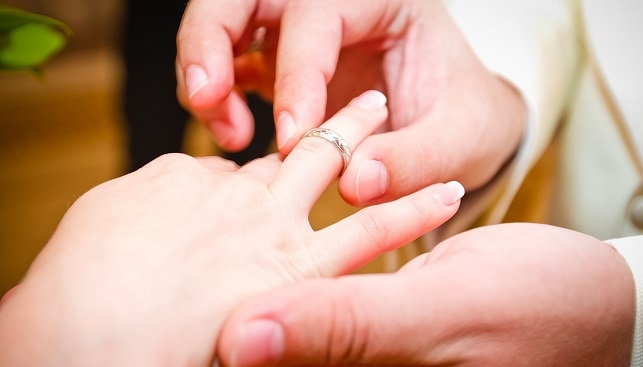 טבעת נישואין חתונה יהלום