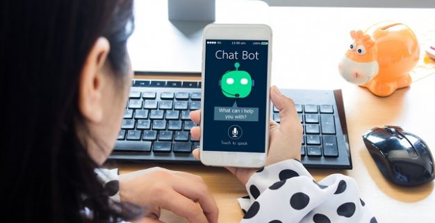 צ'ט בוט טלפון סלולרי מקלדת מחשב