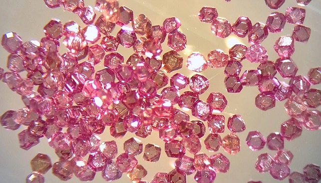מחקר יהלומים אדומים ורודים