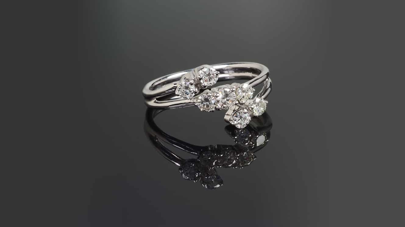 Diamond-engagement-ring-