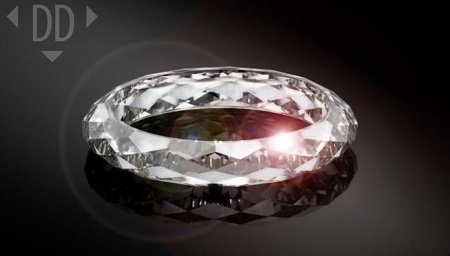 טבעת שעשויה כולה מיהלום מעבדה סינתטי 