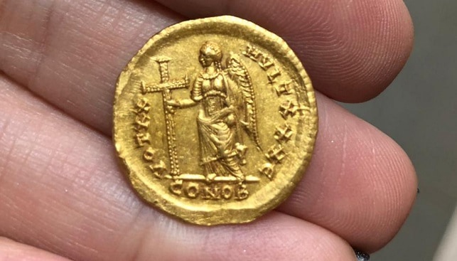 מטבע זהב תיאודיוסיוס השני