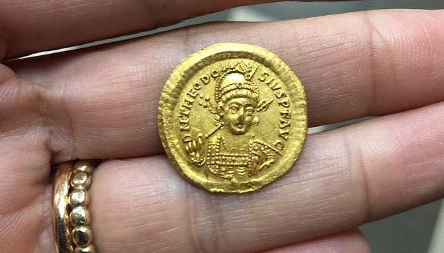מטבע זהב תיאודיוסיוס השני מטבע זהב תיאודיוסיוס השני