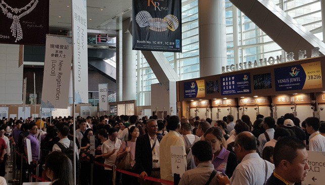 התורים בכניסה לתערוכת הונג קונג יוני 2019