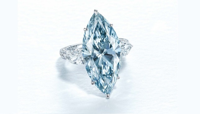 טבעת יהלום כחול כריסטיס