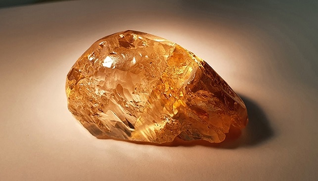 יהלום גלם ענק במשקל 236 קרט שהתגלה ברוסיה