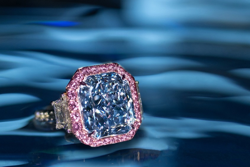 טבעת יהלום כחול סותביס (Sothebys)