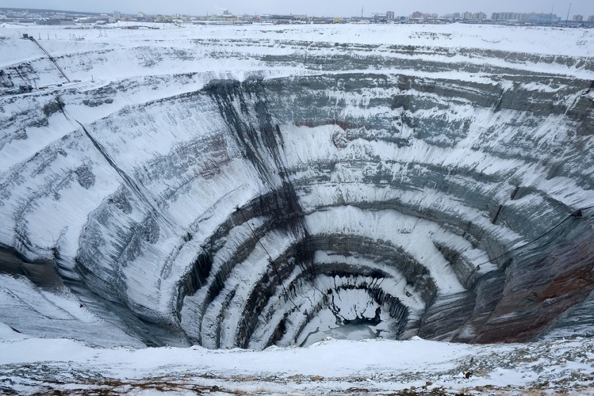 מכרה יהלומים מושלג ברוסיה