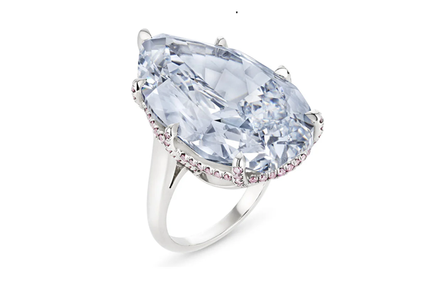 יהלום פנסי כחול azure (Christies) יהלום פנסי כחול azure (Christies)